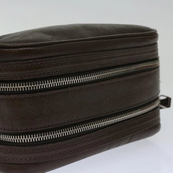 LOUIS VUITTON Taiga Trousse Yvan Clutch Bag Grizzly M32498 LV Auth 67738 - Picture 7 of 15